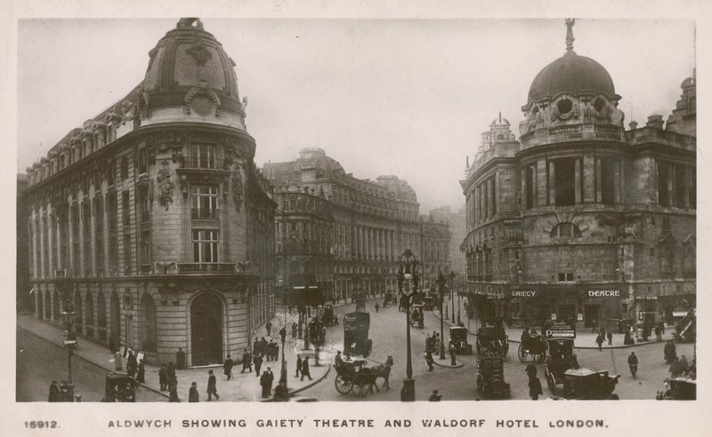 Aldwych, Gaiety tiyatrosunu ve Waldorf Hotel