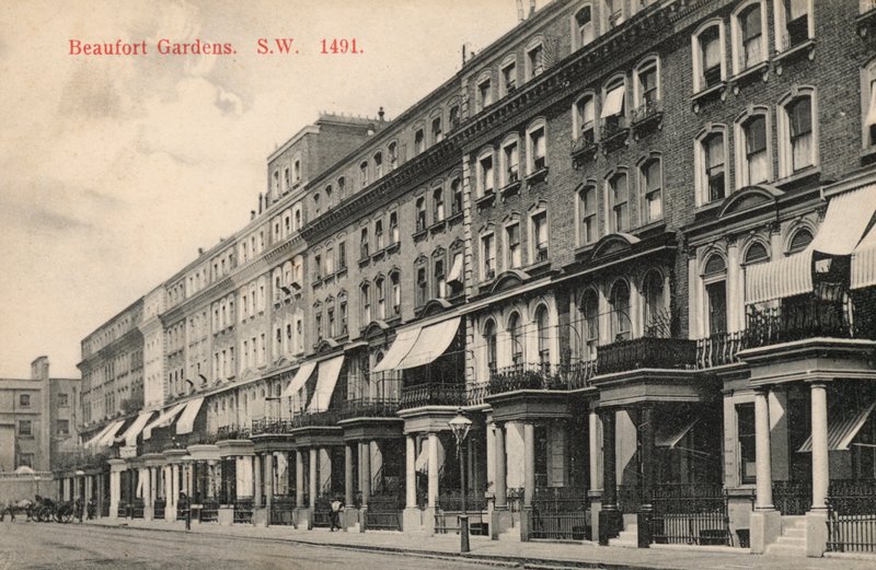 Beaufort Bahçeleri, Londra GB (s/b fotoğraf) by English Photographer