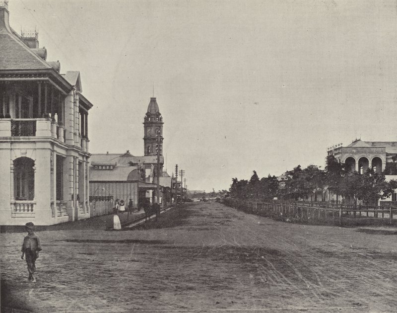 Bourbon Caddesi, Bundaberg, Queensland by English Photographer