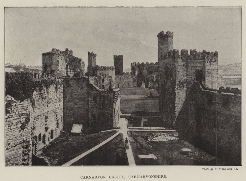 Carnarvon Kalesi, Carnarvonshire by English Photographer