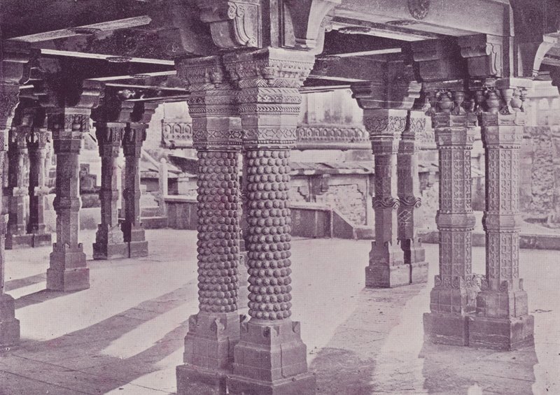 Kavisli Sütunlar, Panch-Mahal, Fatehpur-Sikri by English Photographer