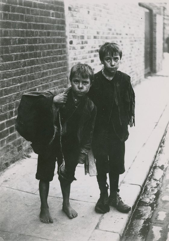 Çocuk yoksulluğu, Londra by English Photographer