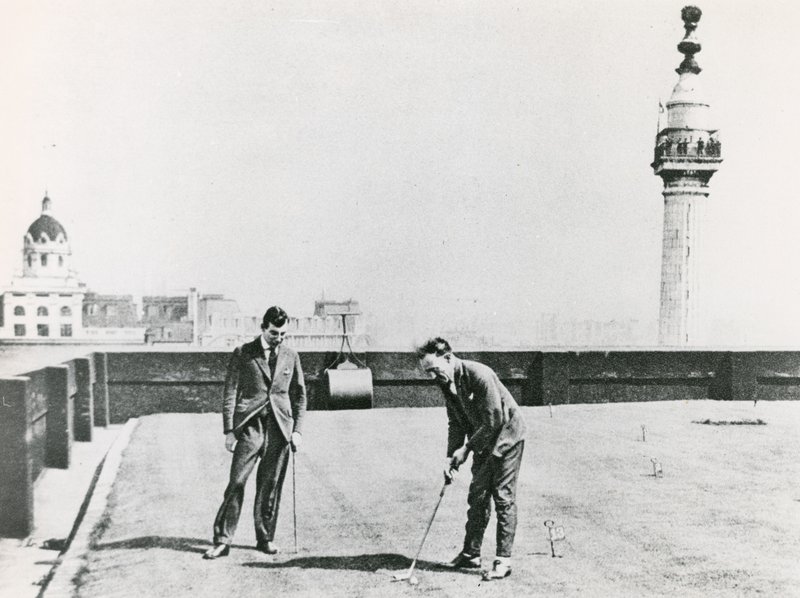 Anıttan bakıldığında şehir golfçüleri by English Photographer