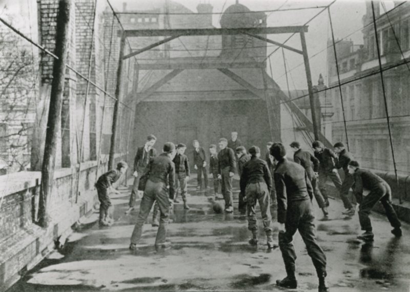 1902