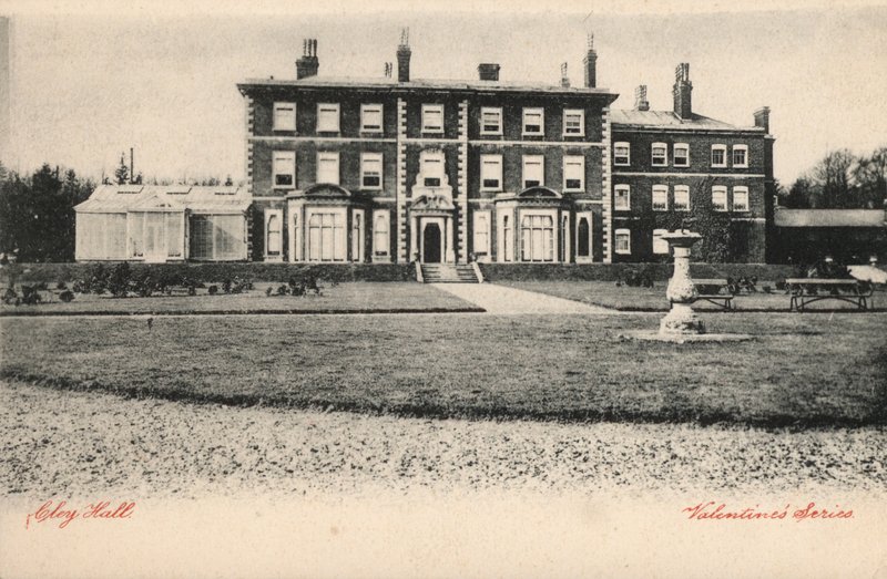 Cley Hall (s/b fotoğraf) by English Photographer