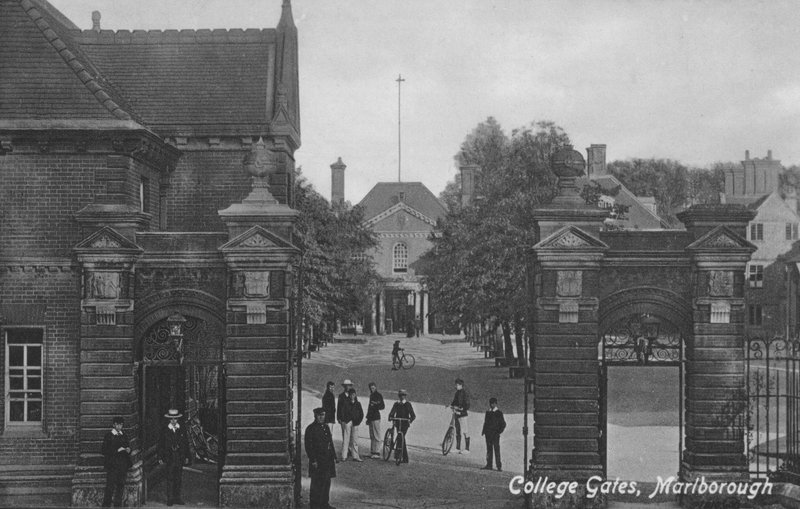 College Gates, Marlborough College, Wiltshire (s/b fotoğraf) by English Photographer