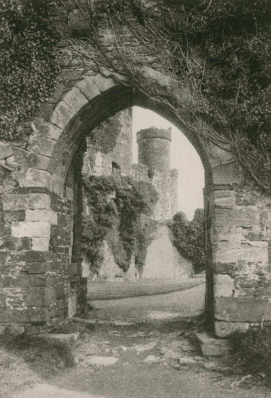 Conwy Kalesi by English Photographer