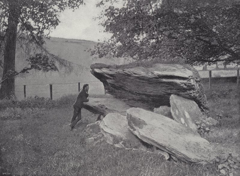 Druidler Sunağı, Cloyne by English Photographer