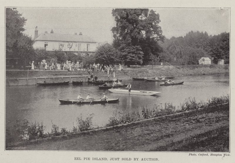 Müzayedeyle satılan Eel Pie Island by English Photographer