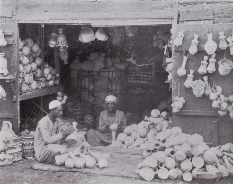Mısır: Gullehs, Water-Coolers satan Araplar (s/b fotoğraf) by English Photographer