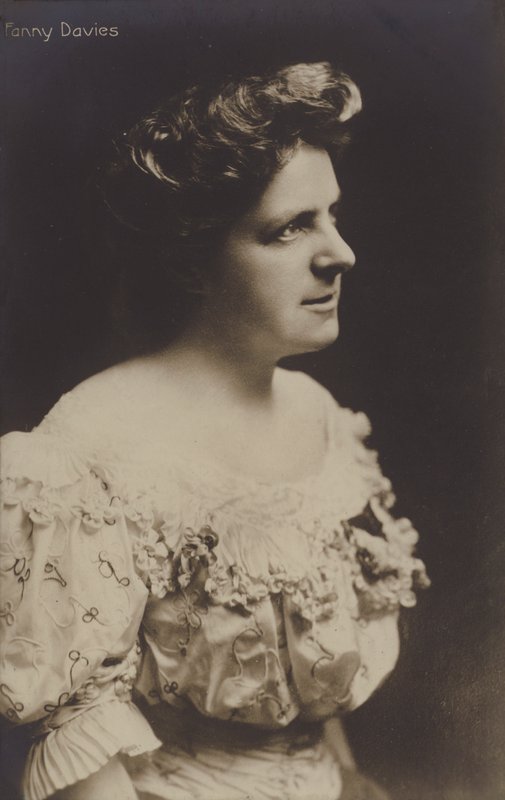 Fanny Davies, İngiliz piyanist by English Photographer