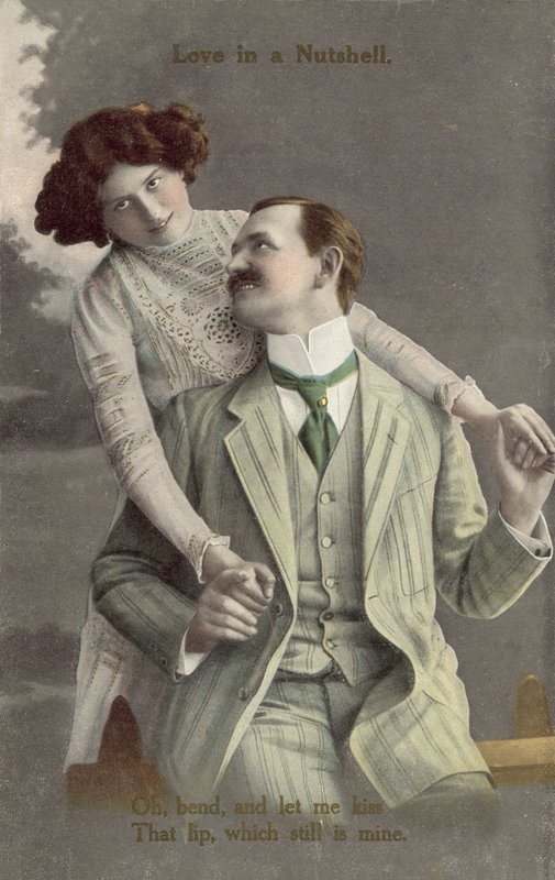 Şık giyimli çift öpüşmek üzere (renkli fotoğraf) by English Photographer