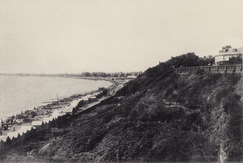 Felixstowe: Zigzag Görünümü ve Landguard Kalesi (s/b fotoğraf) by English Photographer