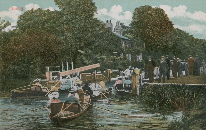 Goring - nehirde tekne gezintisi. 1913 yılında gönderilen kartpostal. by English Photographer