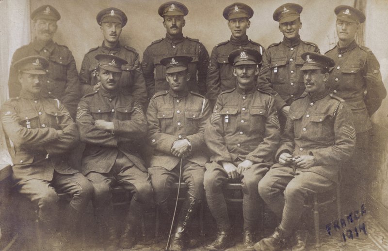 İngiliz askerleri grubu, 1. Dünya Savaşı, Fransa 1917 (s/b fotoğraf) by English Photographer