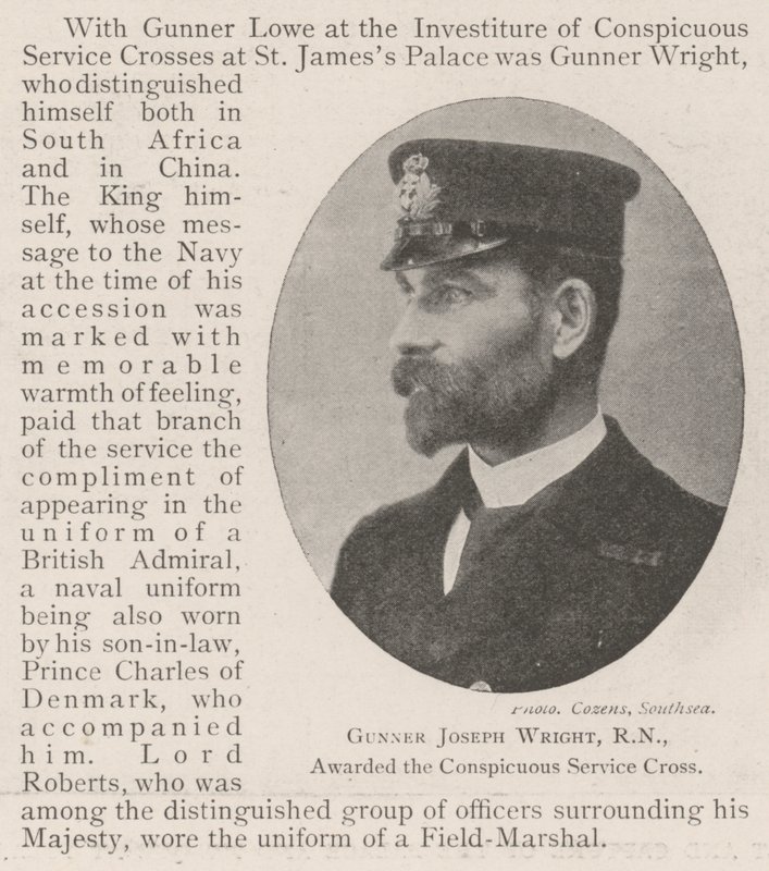 Topçu Joseph Wright, RN, Göze Çarpan Hizmet Haçı ile ödüllendirildi by English Photographer