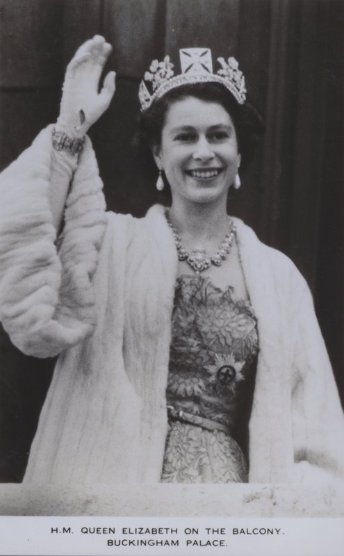 HM Queen Elizabeth balkonda, Buckingham Sarayı (s/b fotoğraf) by English Photographer