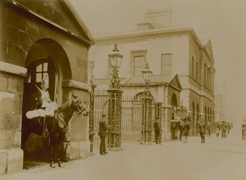 Atlı Muhafızlar Geçit Töreni, Londra by English Photographer
