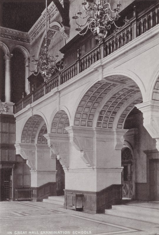 Büyük Salon Sınav Okullarında by English Photographer