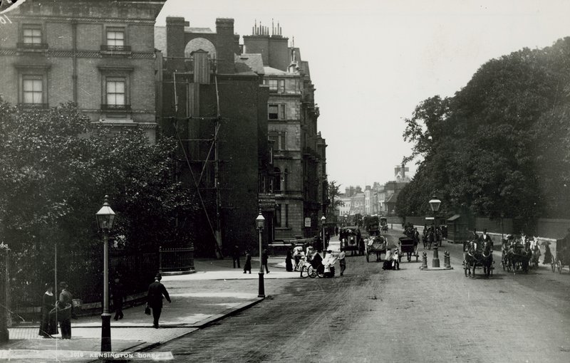 Kensington Gore, Londra by English Photographer