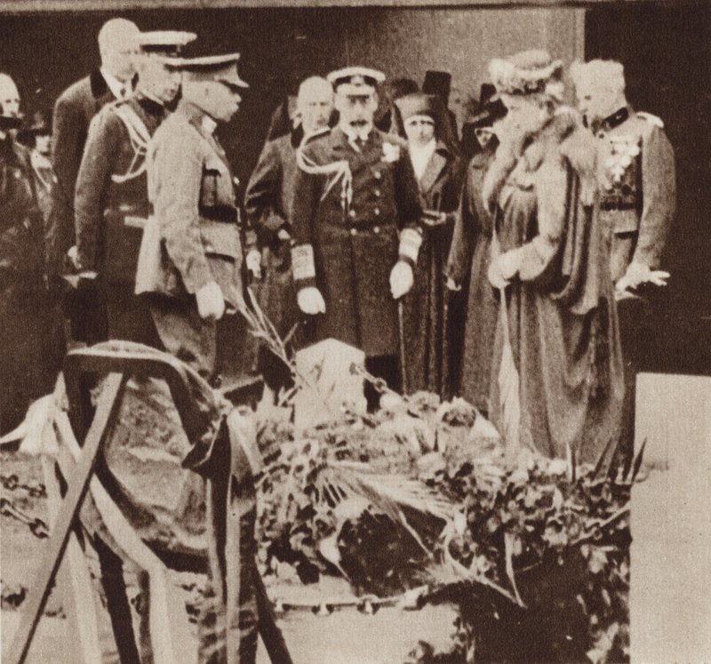 Kral George V, Belçika