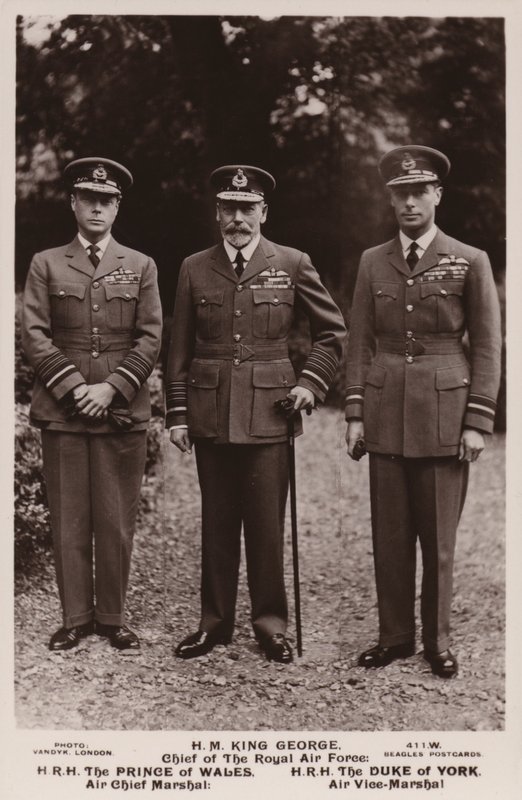 Kral George V, Galler Prensi ve York Dükü Hava Kuvvetleri üniformalı by English Photographer