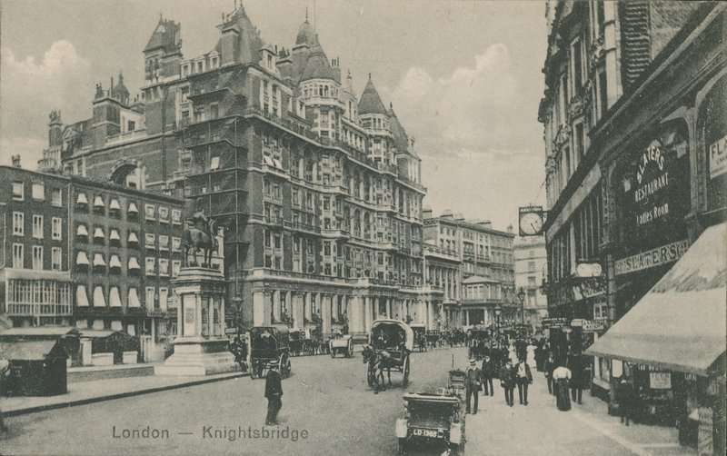 Knightsbridge, Londra by English Photographer