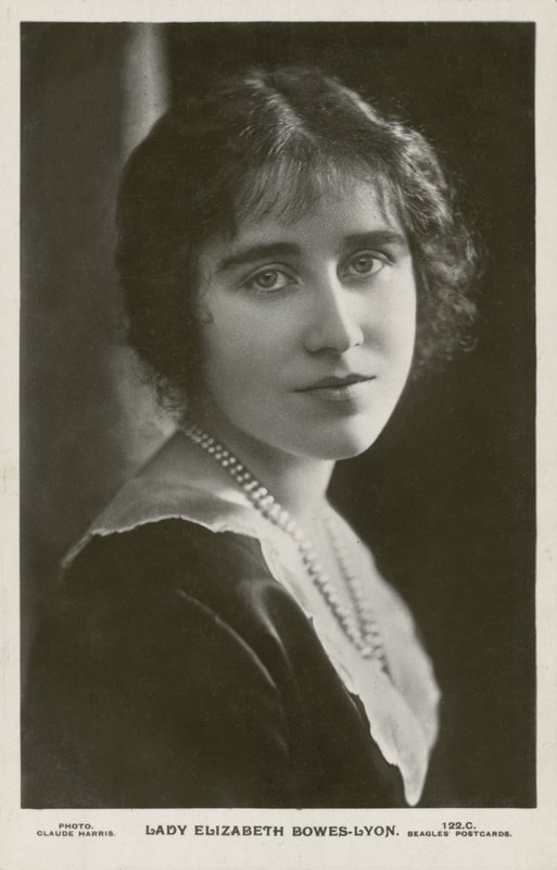 Leydi Elizabeth Bowes-Lyon (s/b fotoğraf) by English Photographer