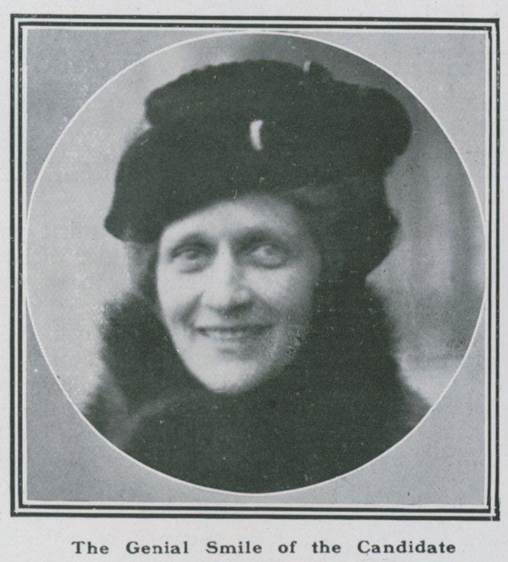 Leydi Nancy Astor: Adayın güler yüzlü gülümsemesi by English Photographer