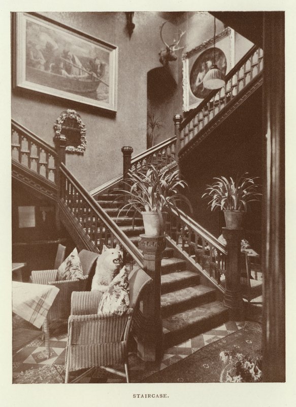 Levens Hotel: Merdiven (s/b fotoğraf) by English Photographer