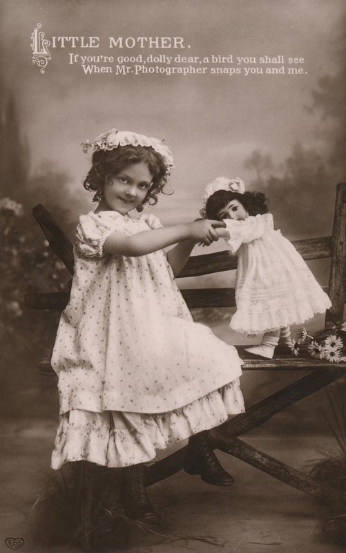 Küçük anne by English Photographer