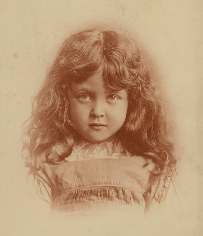 Küçük kız (s/b fotoğraf) by English Photographer