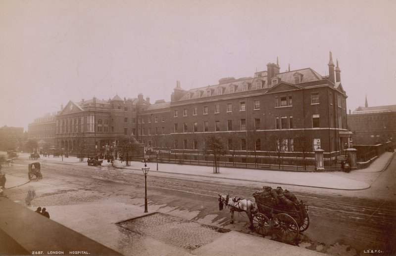 Londra Hastanesi by English Photographer