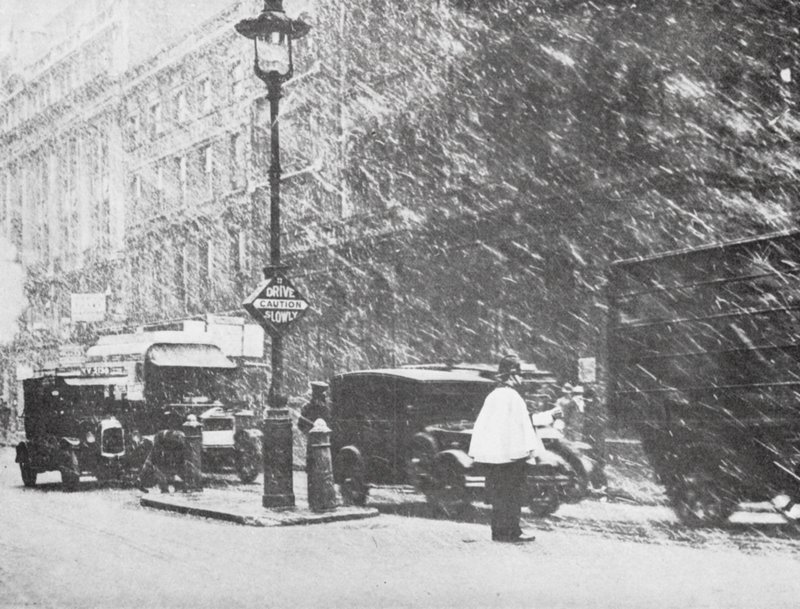 Londra karda (s/b fotoğraf) by English Photographer