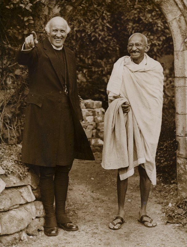 Mahatma Gandhi, İngiliz yönetiminden bağımsızlık hareketinin Hint lideri (s/b fotoğraf) by English Photographer