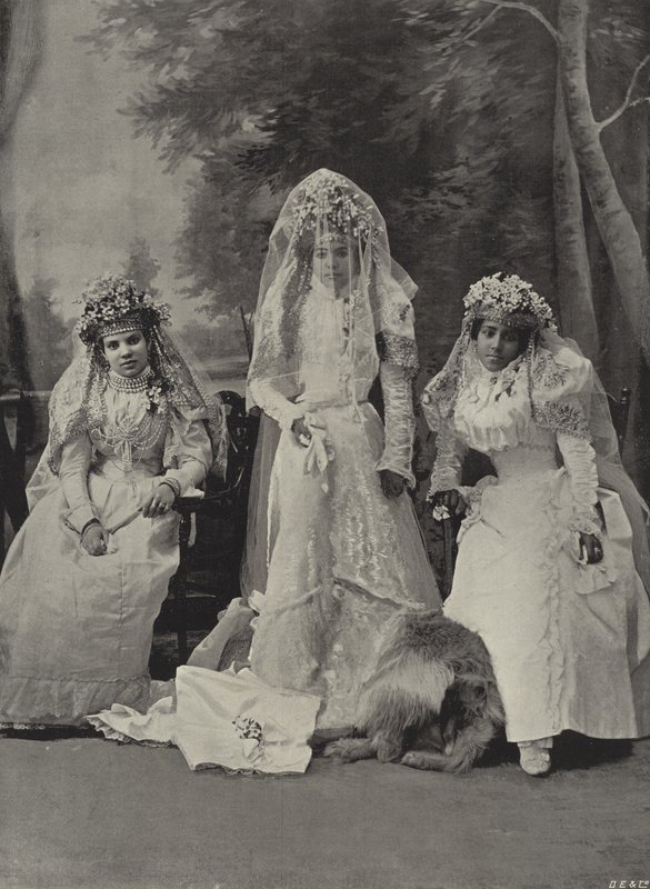 Malay Gelin ve Nedimeler by English Photographer