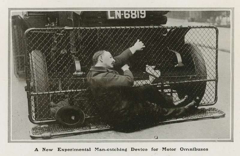 Motorlu omnibüsler için insan yakalama cihazı by English Photographer