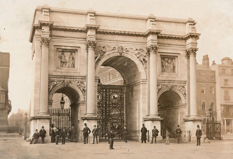 Marble Arch, Oxford Street, Londra by English Photographer