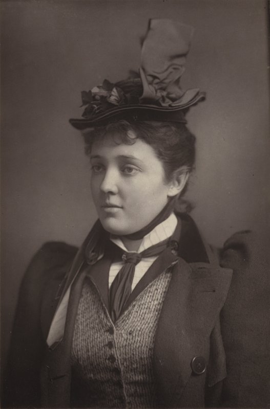 Bayan Marion Lea by English Photographer