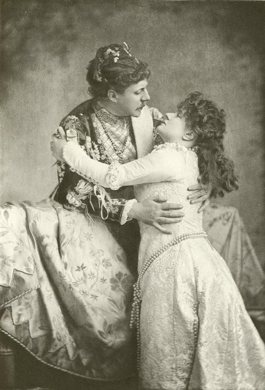 Bay Clyffe ve Bayan Lingard, Romeo ve Juliet olarak (gravür) by English Photographer