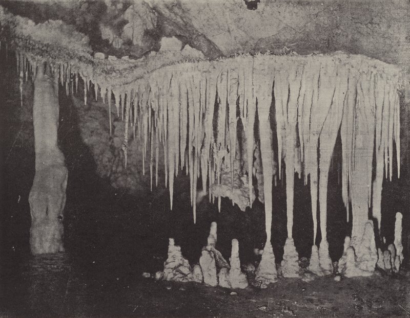 Nellies Mağarası, Jenolan Mağaraları by English Photographer