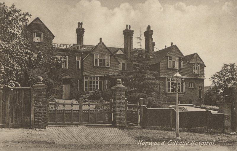 Londra yakınlarındaki Norwood Cottage Hastanesi (s/b fotoğraf) by English Photographer