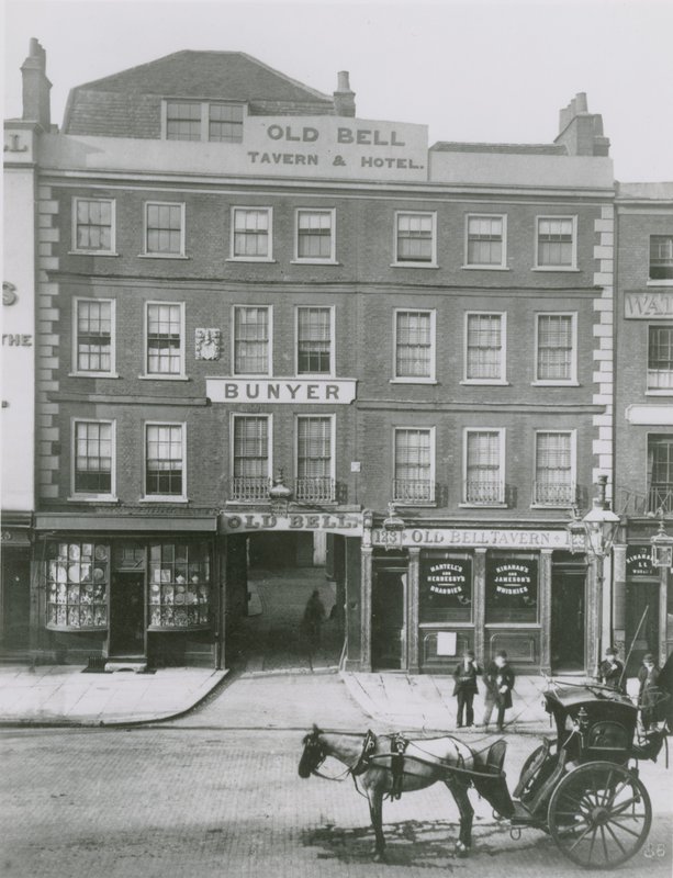 Eski Bell Tavern ve Otel, Londra by English Photographer