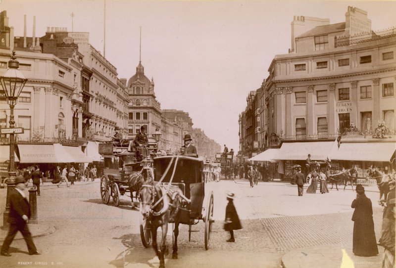 Oxford Caddesi, Regent Sirki, Londra by English Photographer
