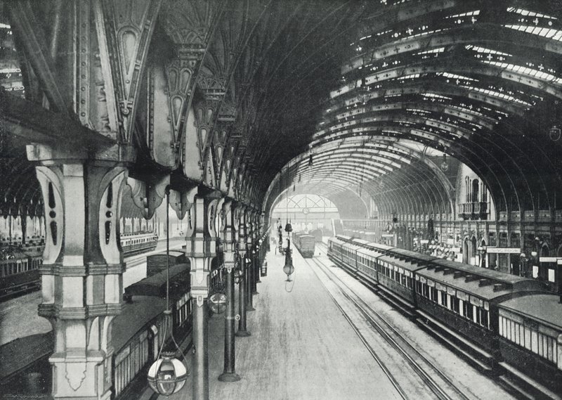 Paddington İstasyonu, Platformların Genel Görünümü (s/b fotoğraf) by English Photographer