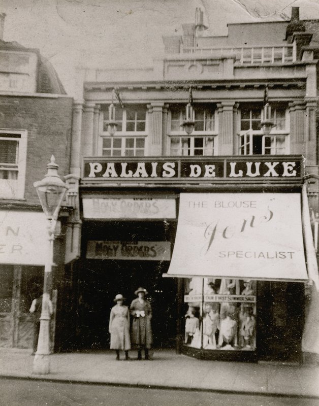 Lüks Saray, High Street, Bromley by English Photographer