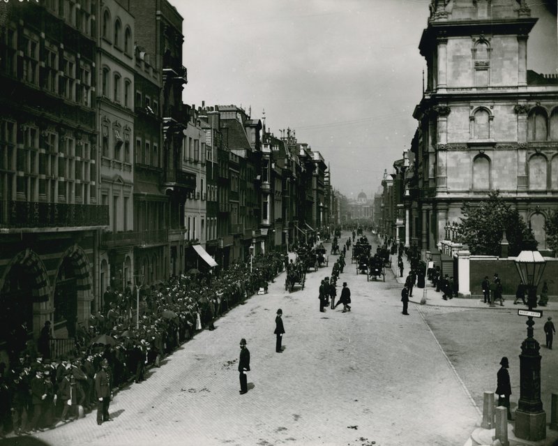 Pall Alışveriş Merkezi, Londra by English Photographer