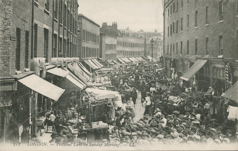 Pazar sabahı Petticoat Lane by English Photographer