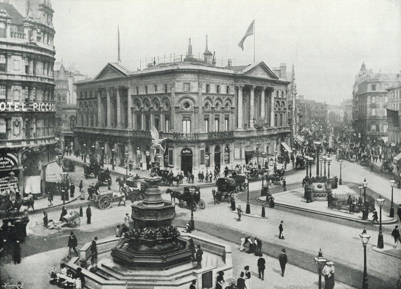 Piccadilly Circus, Shaftesbury Memorial Fountain ve London Pavilion