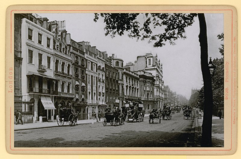 Piccadilly, Londra by English Photographer